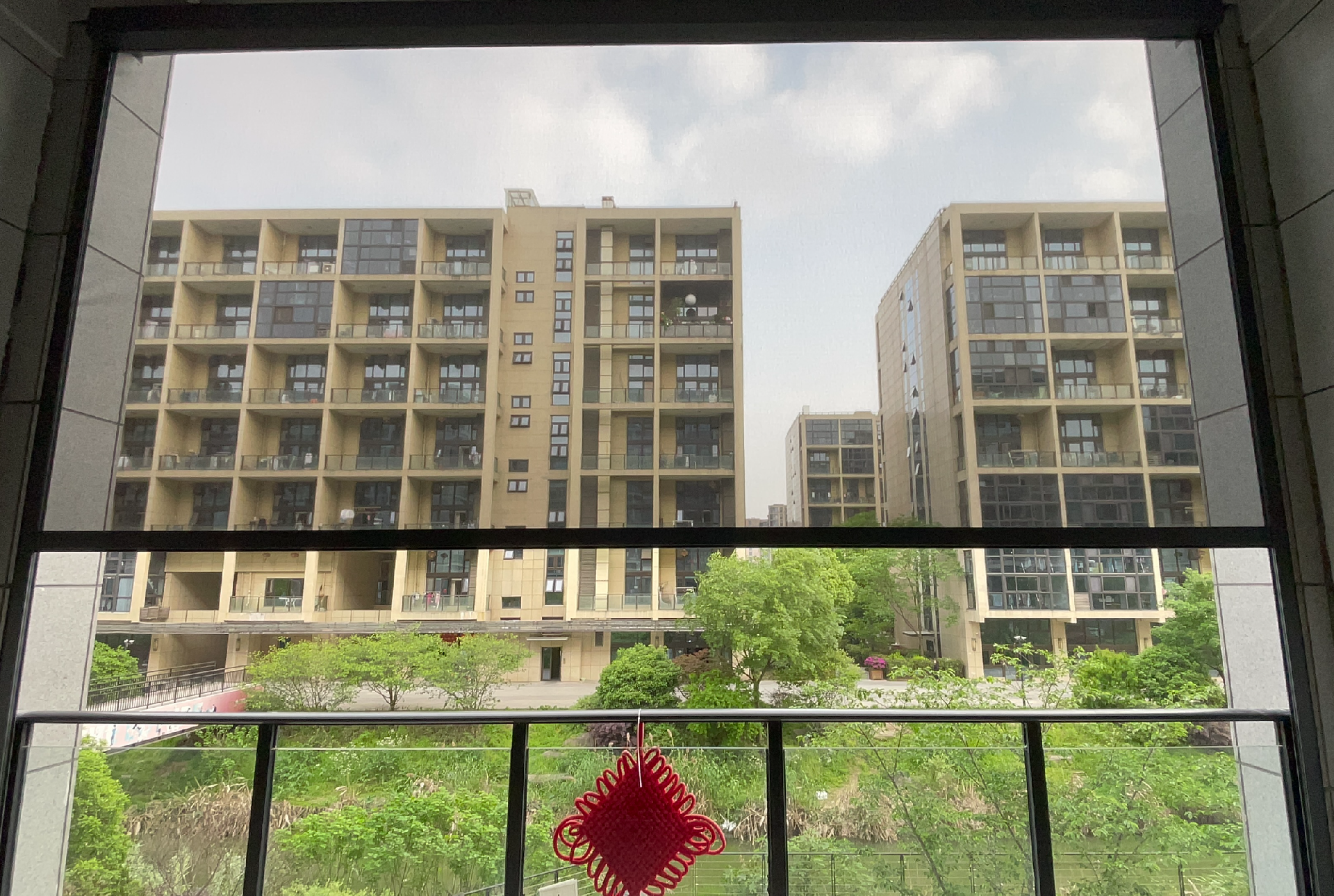 杭州中南未來里大型防風卷簾